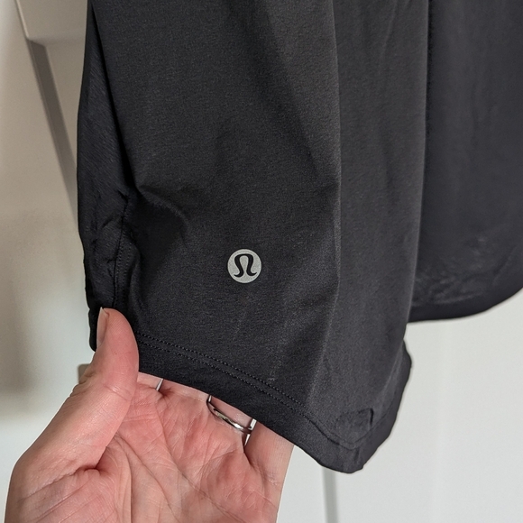 Lululemon NWT Lightweight Split Back Training Tank - Black sz XS - Picture 5 of 6